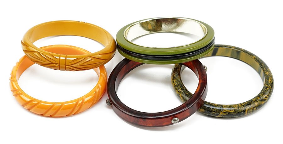 A Faux Tortoise And Silvertone Bakelite Bangle (1 of 1)