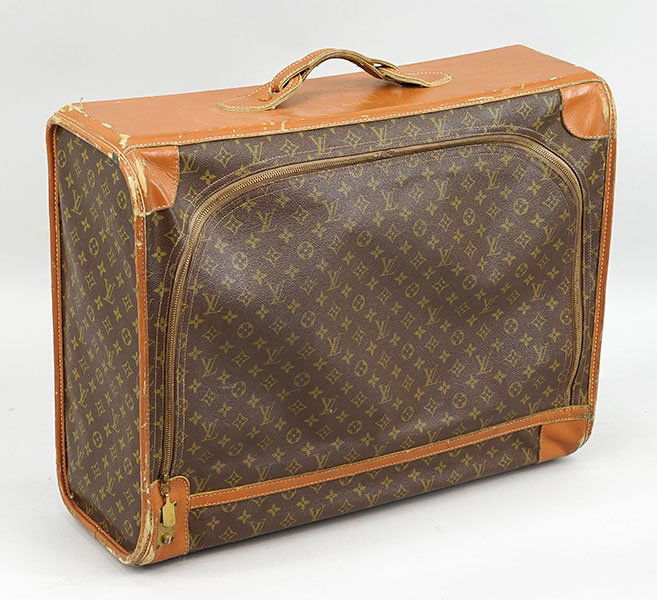 A Louis Vuitton 'Pullman' Suitcase. (1 of 1)