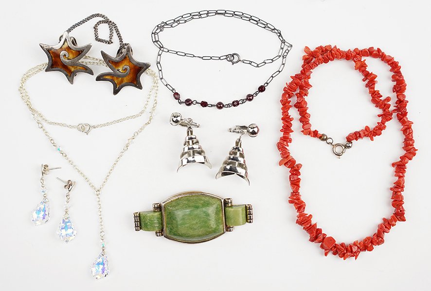 A Collection of Jewelry. (1 of 1)