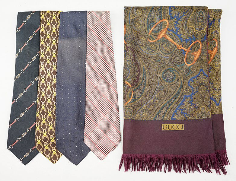 A Gucci Silk Men's Scarf. (1 of 1)