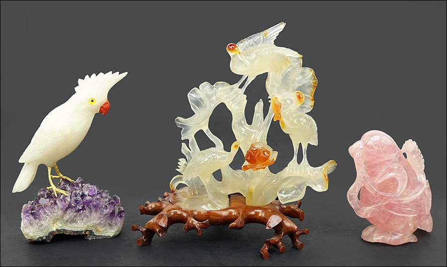 A Carved Rose Quartz Bird. (1 of 1)