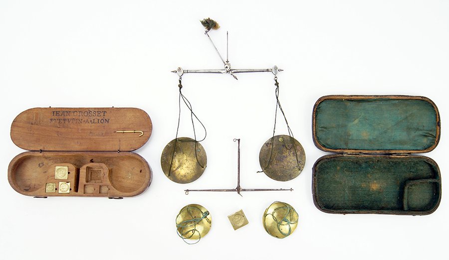 An 18th Century English Pocket Scale. (1 of 1)