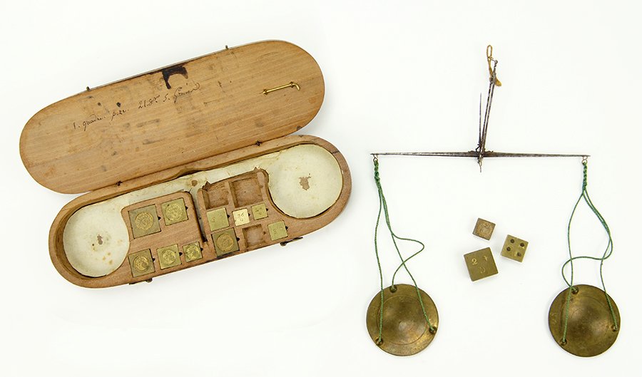 A 19th Century European Coin Scale. (1 of 1)