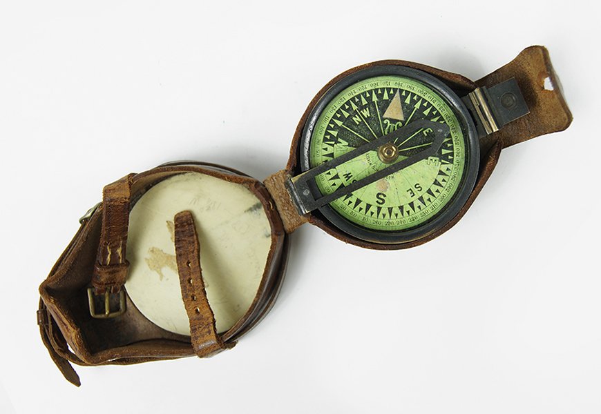 A Kelvin And James White Ltd. Compass. (1 of 1)
