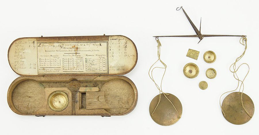 A 19th Century French Pocket Coin Scale. (1 of 1)