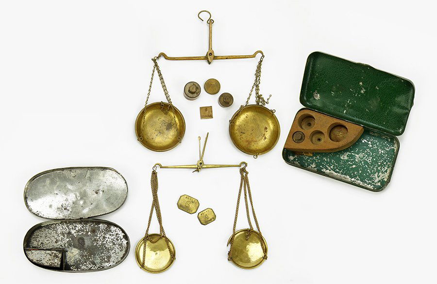 A 19th Century Tin Case Gold Scale. (1 of 1)