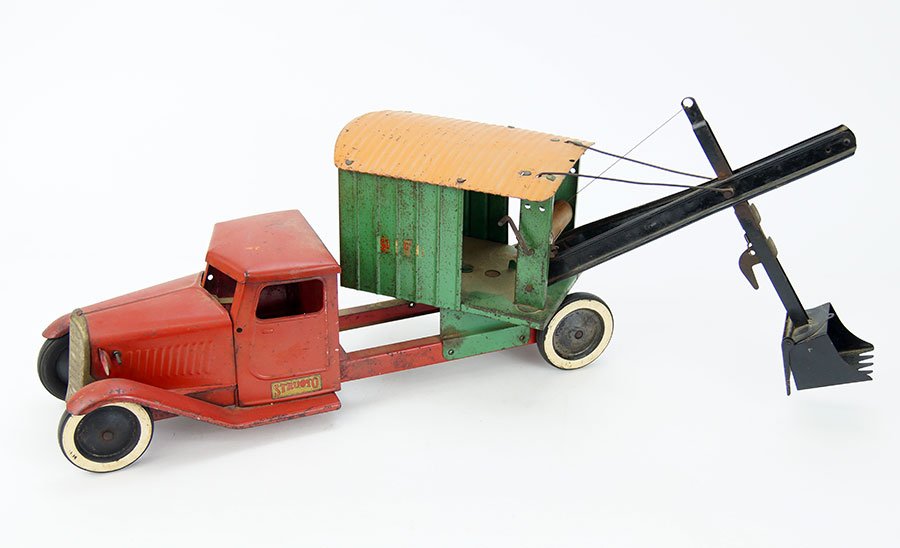 A Structo Steam Shovel Truck. (1 of 1)