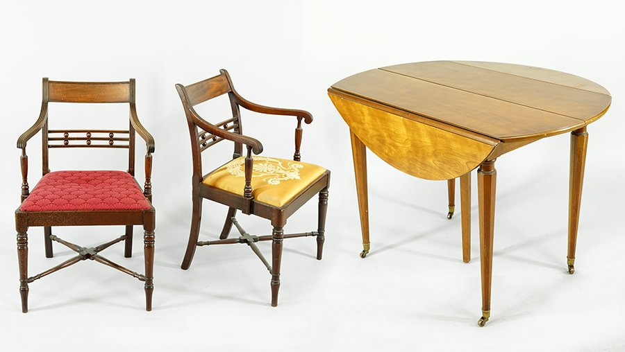 A Kindel Extension Drop Leaf Dining Table. (1 of 3)