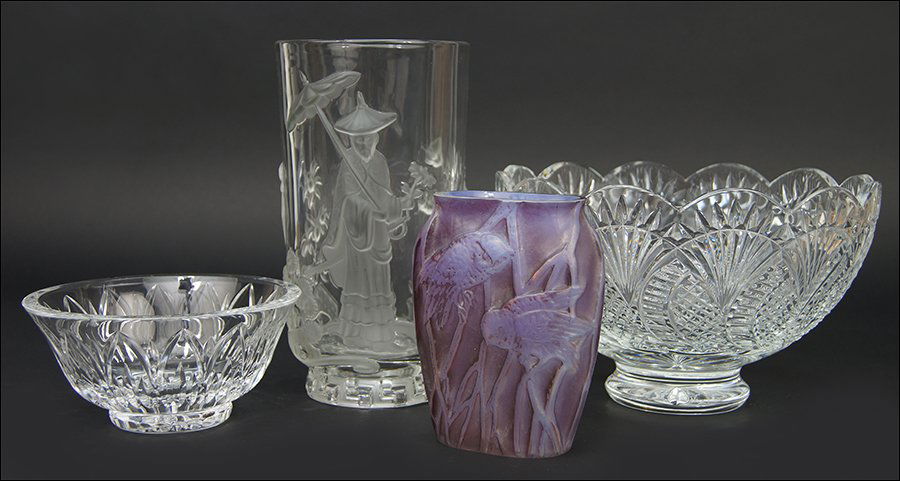 A Verlys Frosted Glass Vase. (1 of 1)