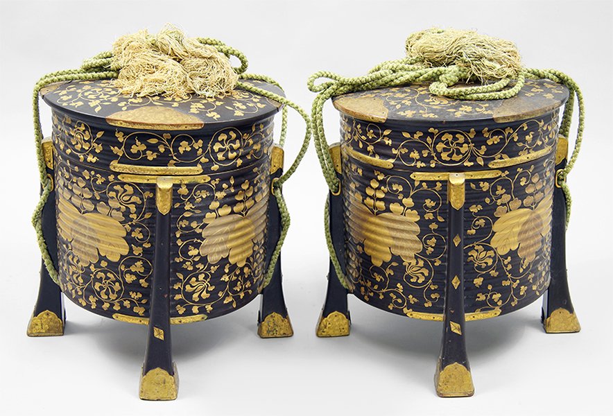 A Pair of 18th Century Japanese Jubako / Helmet Cases. (1 of 9)
