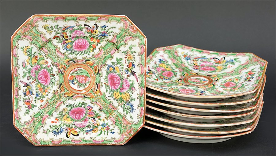 A Set of Fourteen Chinese Rose Medallion Plates. (1 of 1)
