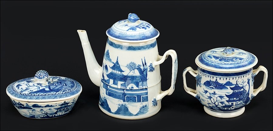 A Chinese Canton Porcelain Teapot. (1 of 1)