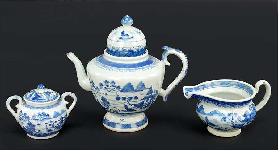 A Chinese Canton Porcelain Teapot. (1 of 1)