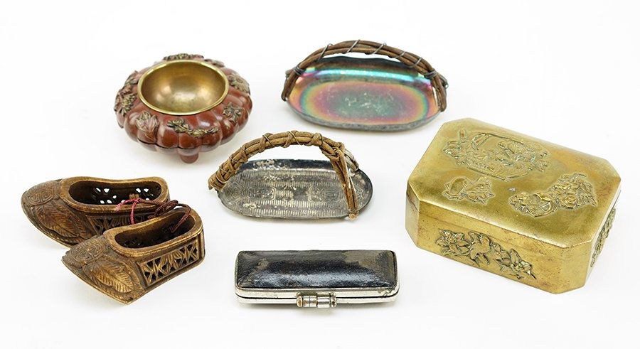 A Group of Asian Decorative Items. (1 of 1)