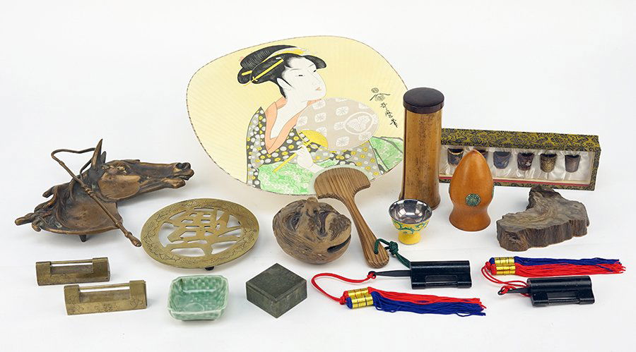 A Collection of 20th Century Asian Items. (1 of 1)