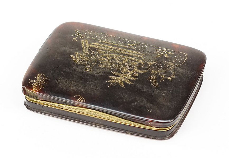 A Victorian Tortoise Shell Snuff Box. (1 of 6)