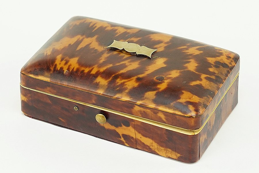 A Victorian Tortoise Shell Sewing Box. (1 of 1)