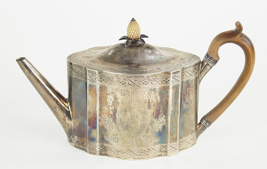 An English George III Silver Teapot. (1 of 1)