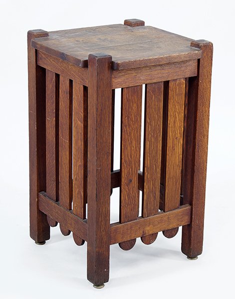 An Arts & Crafts Oak Table. (1 of 5)