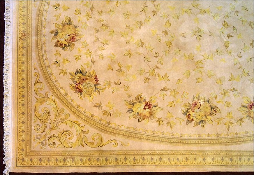 An Aubusson Carpet.: An Aubusson Carpet. 11'8" x 8'7"