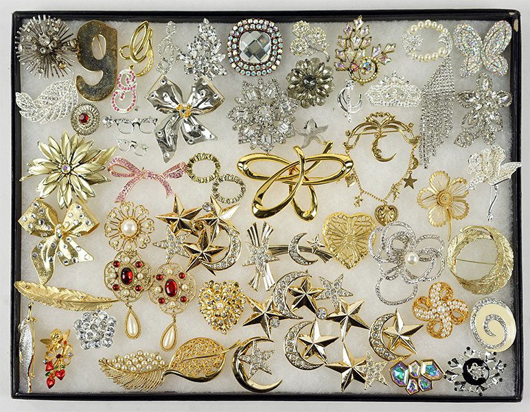 A Collection of Costume Jewelry. (1 of 1)
