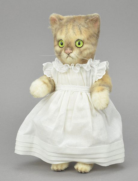 R. John Wright Mittens Figure. (1 of 1)