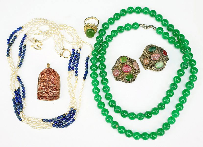 A Collection of Jewelry. (1 of 1)