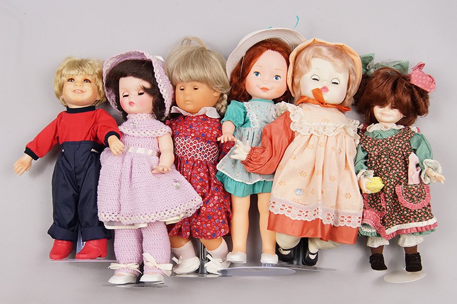 Group of Contemporary Dolls.: Group of Contemporary Dolls. Consisting of Acorn Inc, Rini, Horsmann, Effanbee, Corolle, eighteen dolls Height: 10" to 16"
