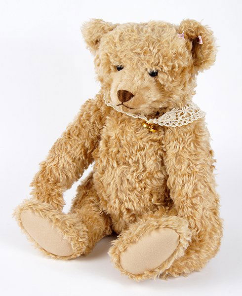 Steiff Appolonia Plush Bear. (1 of 1)