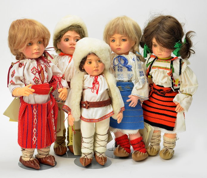 Group of Nini Dolls.: Group of Nini Dolls. Consisting of five Nini dolls Height: 16"