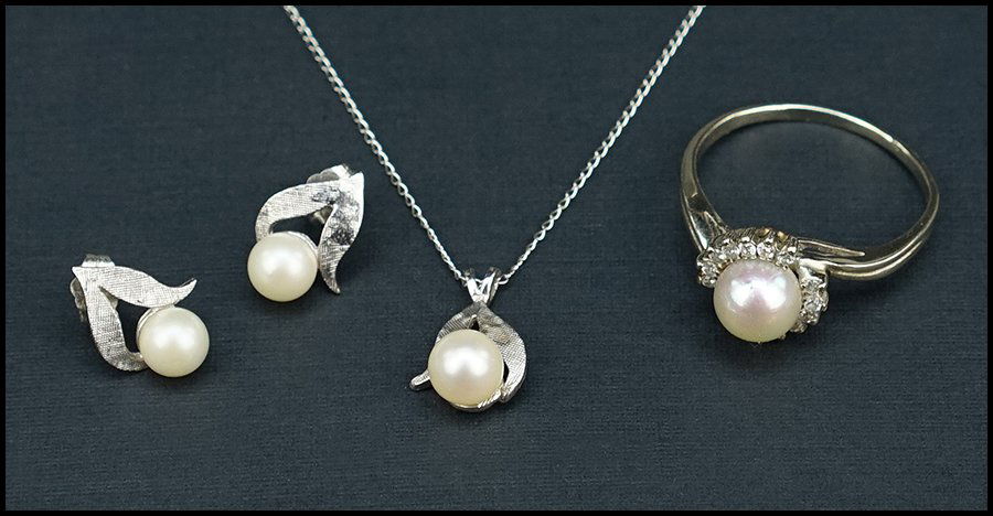 A Suite of Pearl Jewelry. (1 of 1)