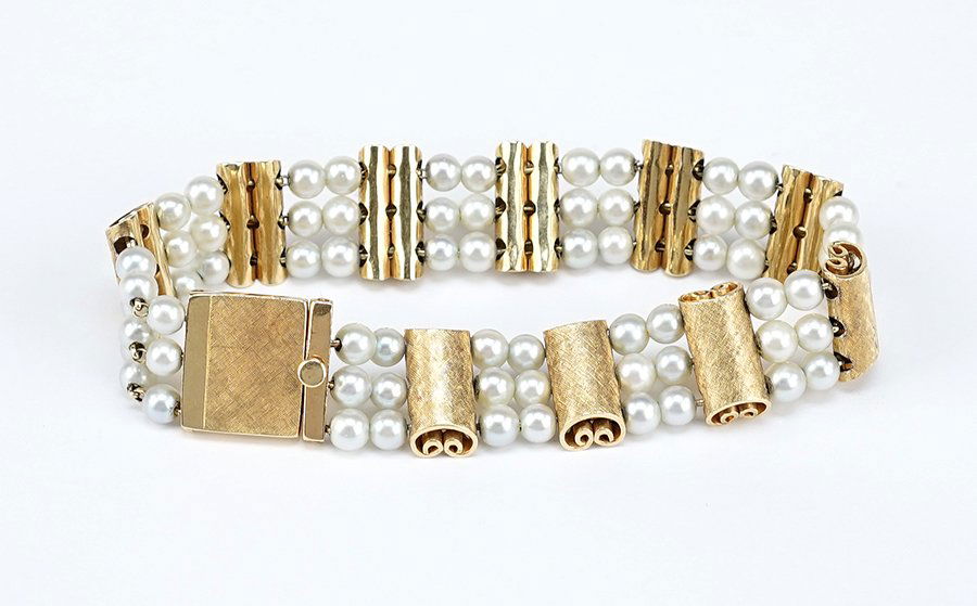 A 14 Karat Yellow Gold and Cultured Pearl Bracelet. (1 of 1)