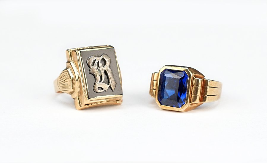A Synthetic Sapphire and 10 Karat Yellow Gold Ring. (1 of 1)