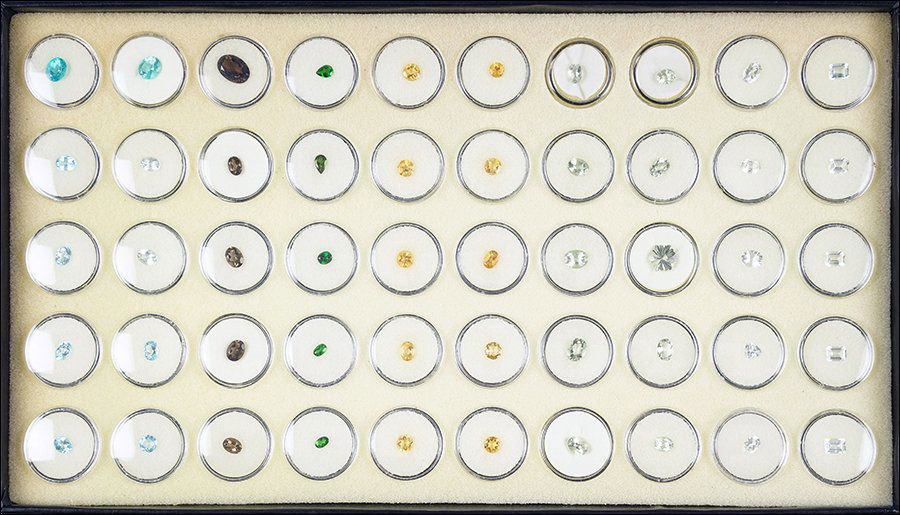 A Collection of Loose Gemstones. (1 of 1)