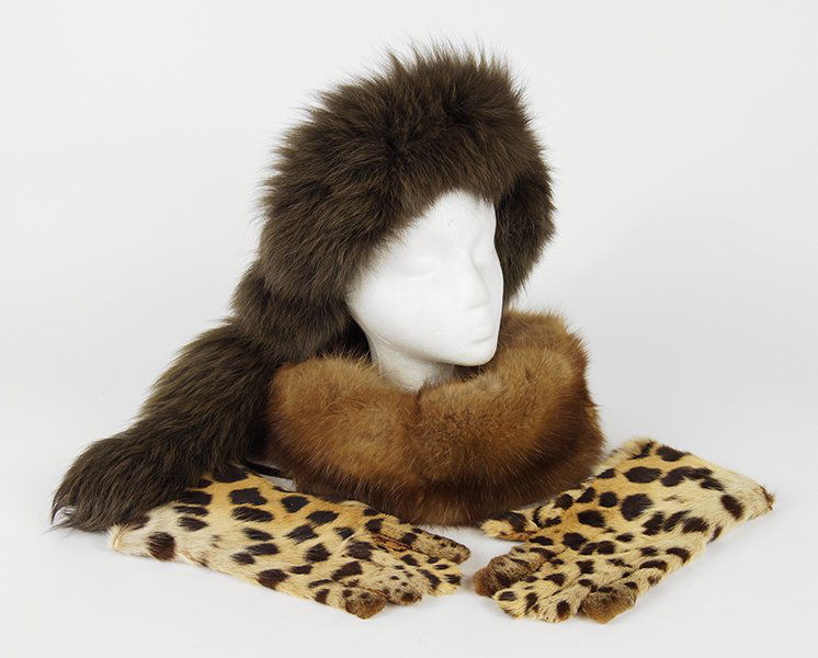 A Sable Boa. (1 of 1)