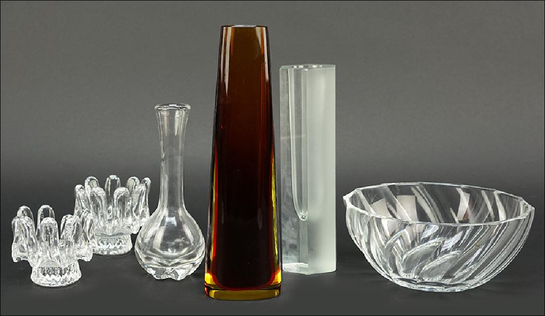 A Collection of Glass Table Articles. (1 of 1)