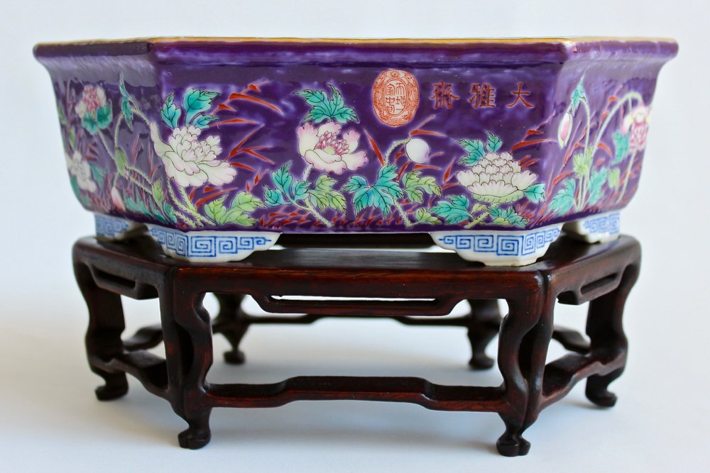EX-SOTHEBY'S Dayazhai Purple-Ground Famille-Rose Tray 1 (1 of 10)