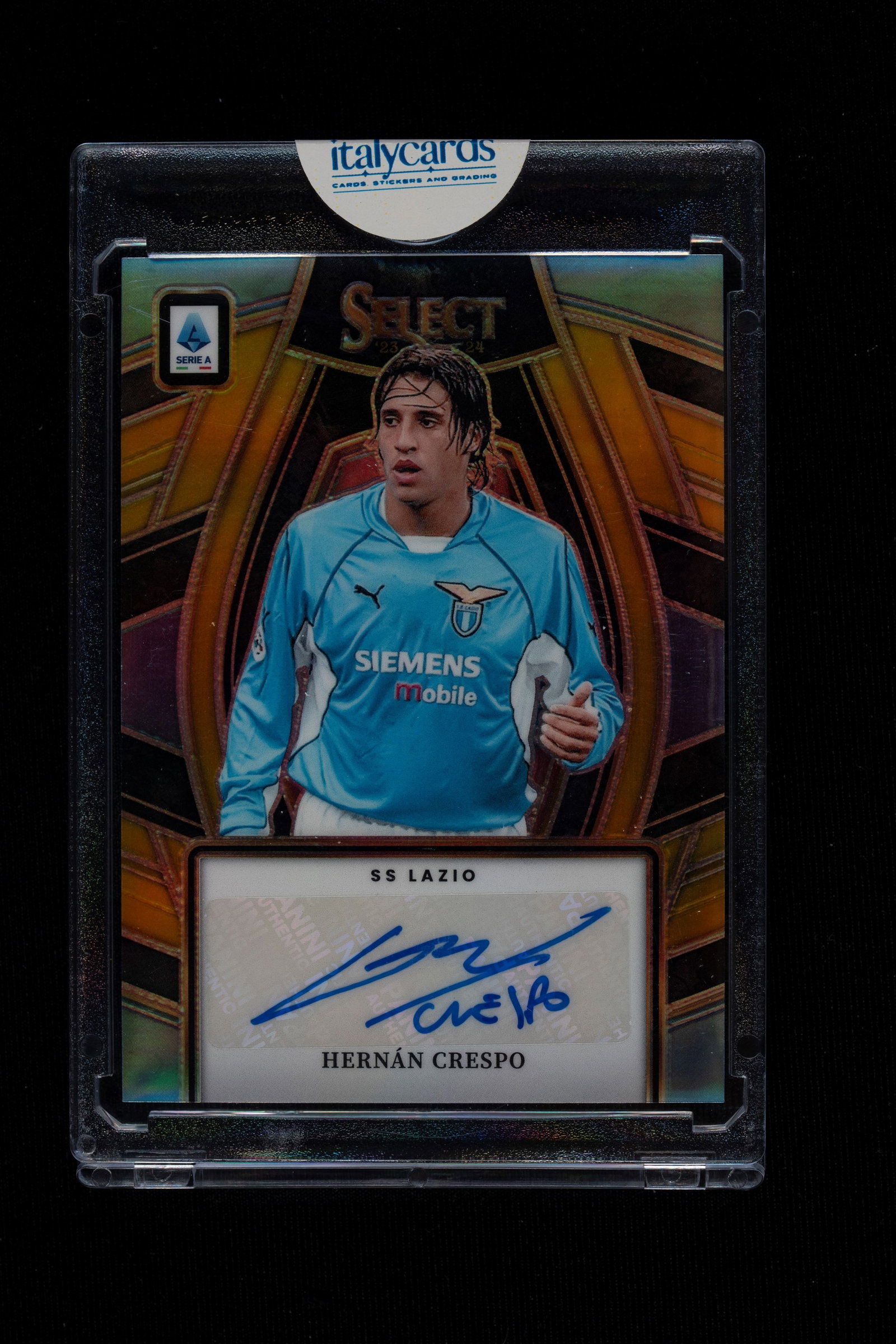 Hernán Crespo - Signed Card - Lazio - Panini Select Serie A 2023/24 - Numbered out of 10: Hernán Crespo's autographed card wearing a Lazio jersey, published by Panini for the 2024/2025 Serie A Select series. Numbered in a limited edition of 10. Hernán Crespo's tenure at Lazio represents