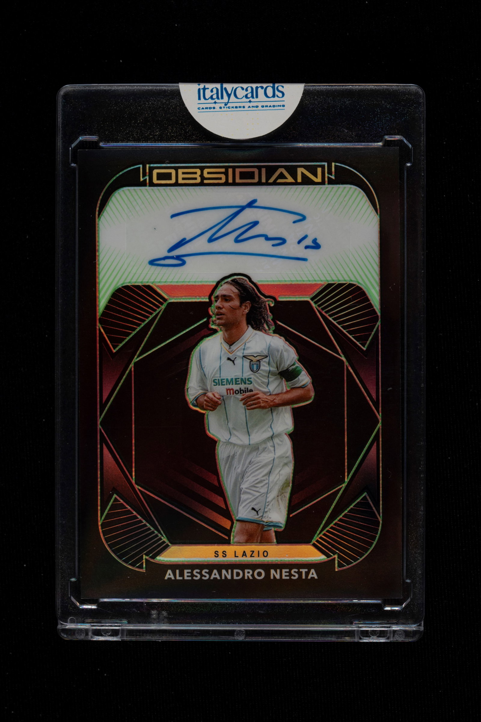Alessandro Nesta - Signed Card - Lazio - Panini Obsidian Soccer 2020/21 - Numbered out of 25: Alessandro Nesta's autographed card, wearing a Lazio jersey, published by Panini for the 2020/21 Obsidian Soccer series. Numbered out of 25. Alessandro Nesta embodies the very essence of Lazio's ident