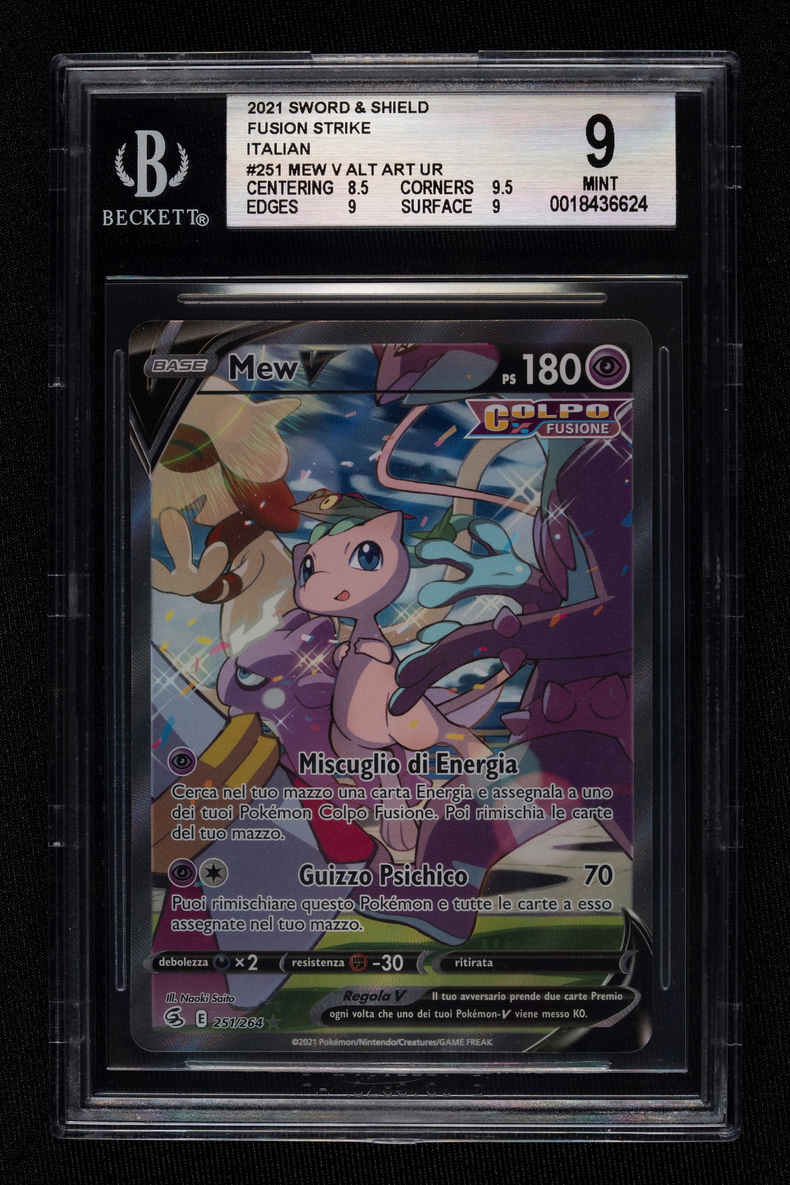 Pokémon - Mew V Fusion Strike Italian - BGS 9: Mew V's "Special Illustration Rare" is one of the artistic pinnacles of the Sword and Shield era, presented here with the authoritative Beckett 9 grade. The alternate illustration, renowned for its vi
