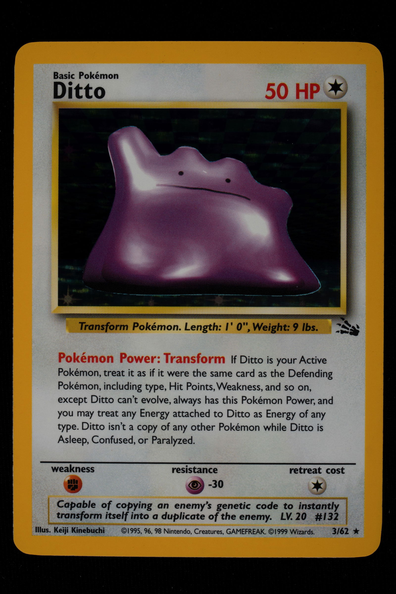 Pokémon - Ditto HOLO Fossil English - RAW: Ditto Holo (3/62) from the Fossil set is an icon of the Wizards of the Coast TCG, famous for its artwork by Keiji Kinebuchi, which highlights its unmistakable, rubbery shape. In its English version, t