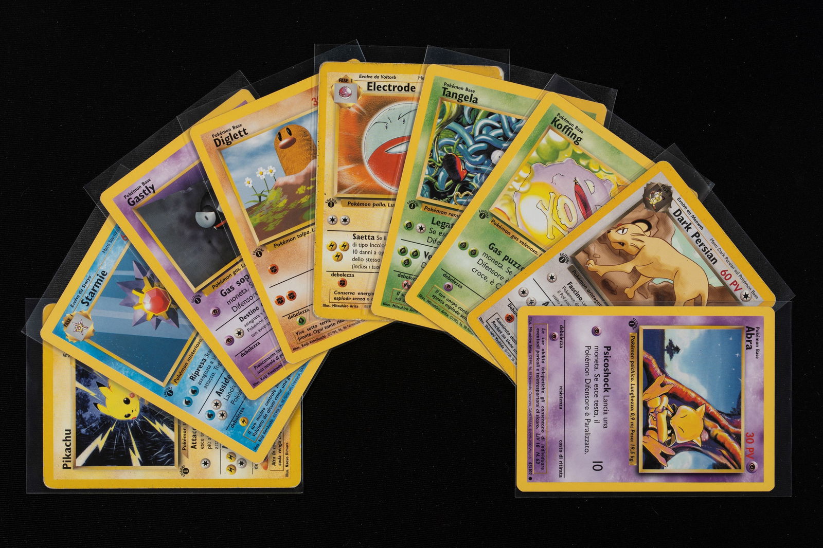 Pokémon - Mixed Vintage Card Lot, 1st Edition, ITA/ENG - RAW (Mixed Condition): This lot includes exclusively 1st Edition cards (Base Set, Jungle, Fossil, etc.). Featuring the iconic black stamp of the first ever print run, these cards represent the most prestigious segment of It