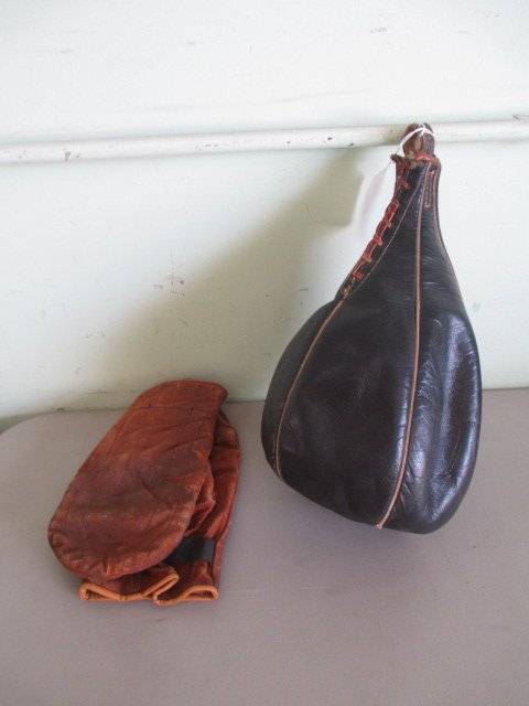 Speed bag & mitts 1930's: Speed bag & mitts 1930's