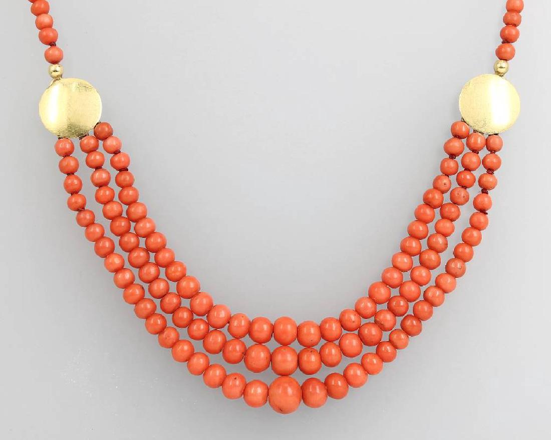 Coral necklace, approx. 1920s (1 of 1)