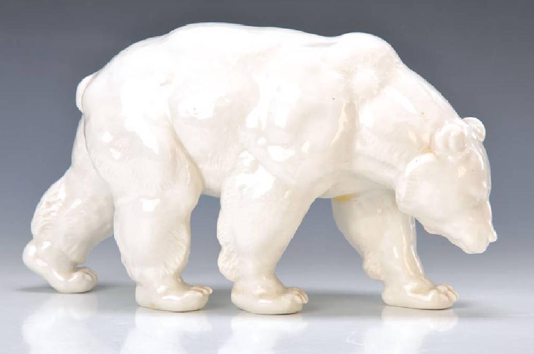 Large figurine (1 of 1)