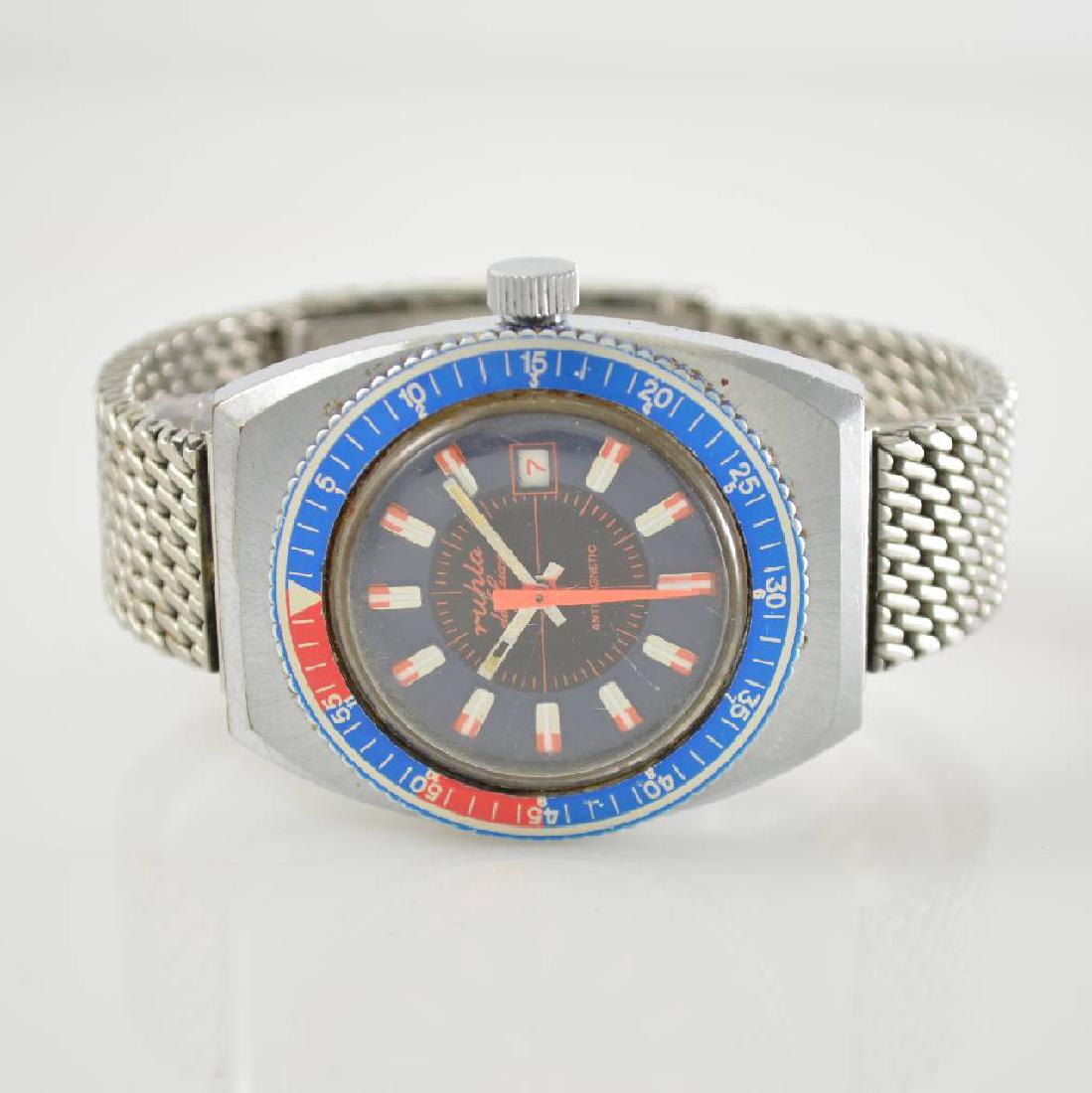 Set of 2 wristwatches, both manual wound: Set of 2 wristwatches, both manual winding, 1 x Ruhla de Luxe, GDR around 1980, chrome- plated metal case, snap on stainless steel case back, bidirectional revolving bezel with 60-minutes graduation,