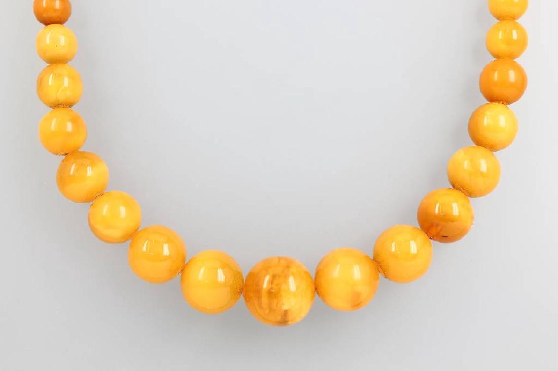 Chain made of amber, german, 1930s (1 of 1)