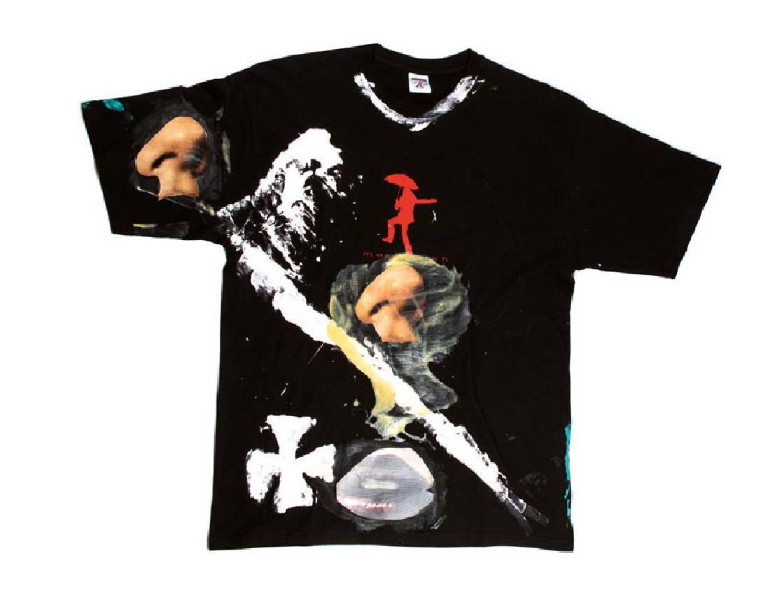 Jonathan Meese, geb. 1970, T-Shirt hand- painted: Jonathan Meese, geb. 1970, T-Shirt hand- painted, collaged, signed J.M., dated 09, sizeXL, unique