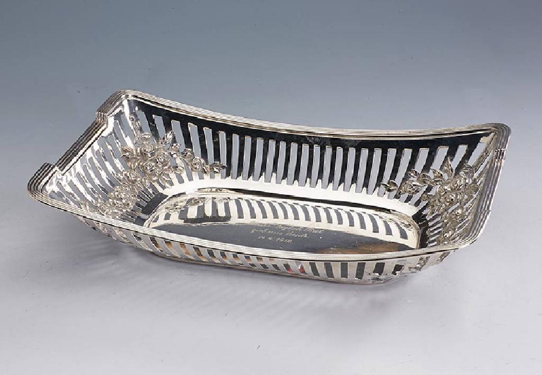 Bread basket, german approx. 1912: Bread basket, german approx. 1912 , BSF Bremer Silberwarenfabrik, 800 silver, edge fret work with rose decor, engraving: Unser täglich Brot gieb uns heute, 14.4.1912, approx. 6 x 28.5 x 17 cm, approx