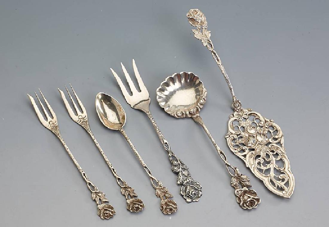 Coffee cutlery in der style of the Hildesheim rose (1 of 1)